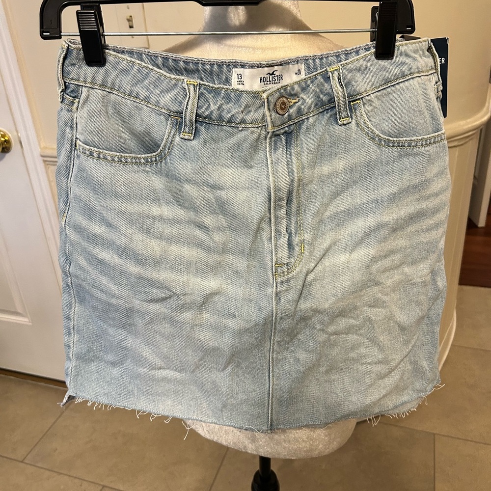 NWT Hollister Ultra -Rise Skirt/Junior’s Size 13 Waist 31